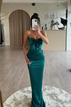 Load image into Gallery viewer, Mermaid Green Prom Dress 2025 with Bow