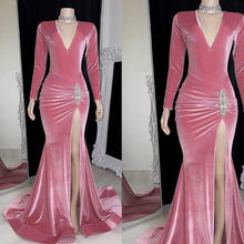 Load image into Gallery viewer, Pink Prom Dress 2024 V Neck Velvet Long Sleeves