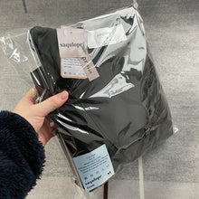 Load image into Gallery viewer, saqulopr Black Vest V-neck 4 Snaps