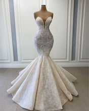 Load image into Gallery viewer, Stylish Prom Dress 2023 Mermaid V Neck Strapless Beaded Sequin with Pleats