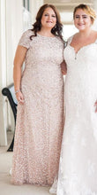 Load image into Gallery viewer, Plus Size Mother of the Bride Dresses 2023 with Short Sleeves
