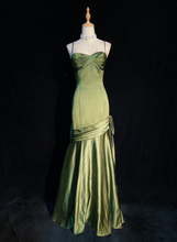 Load image into Gallery viewer, Spaghetti Straps Green Prom Dress 2025