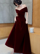 Load image into Gallery viewer, Burgundy Velvet Prom Dress 2025 Corset Back