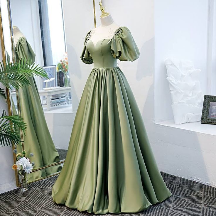 Green Satin Prom Dress 2025 with Short Bubble Sleeves