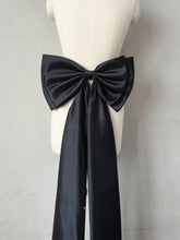 Load image into Gallery viewer, Detachable Bow for Wedding Dress Satin 2 Layers with 59&quot; Train