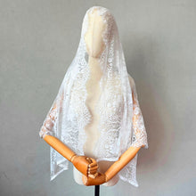 Load image into Gallery viewer, Vintage Infinity Shape Veil Head Covering for Wedding Halloween