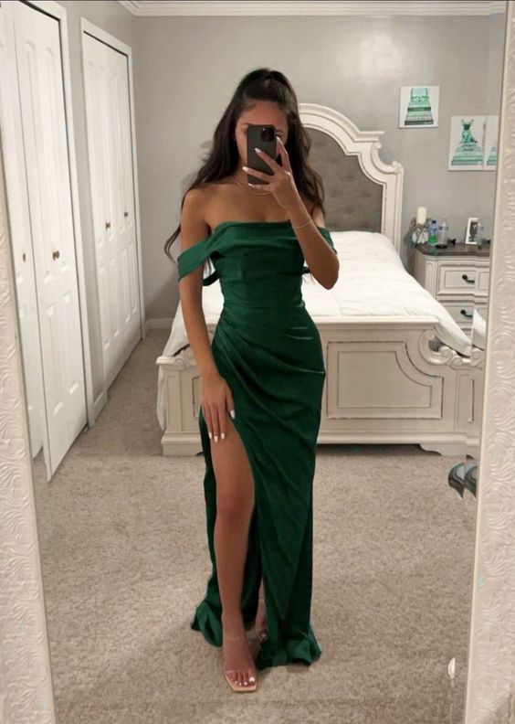 Emerald Green Prom Dress 2024 Off the Shoulder Satin with Slit Emerald Green Prom Dress 2024 Off the Shoulder Satin with Slit