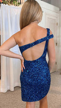 Load image into Gallery viewer, Short Homecoming Dress 2023 Sheath/Column One-shoulder Sleeveless Crisscross Back Sequin