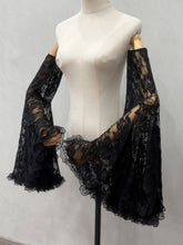 Load image into Gallery viewer, Gothic Halloween Black Floral Lace Long Sleeves