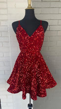 Load image into Gallery viewer, Burgundy Homecoming Dress 2023 Short Spaghetti Straps Sequin