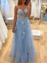 Load image into Gallery viewer, Blue Prom Dress 2024 Sweetheart Strapless Lace Appliques