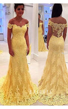 Load image into Gallery viewer, Classic Prom Dress 2024 Off the Shoulder Lace Appliques