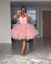 Load image into Gallery viewer, Black Girl Homecoming Dress 2023 Short Spaghetti Straps Tulle with Ruffles
