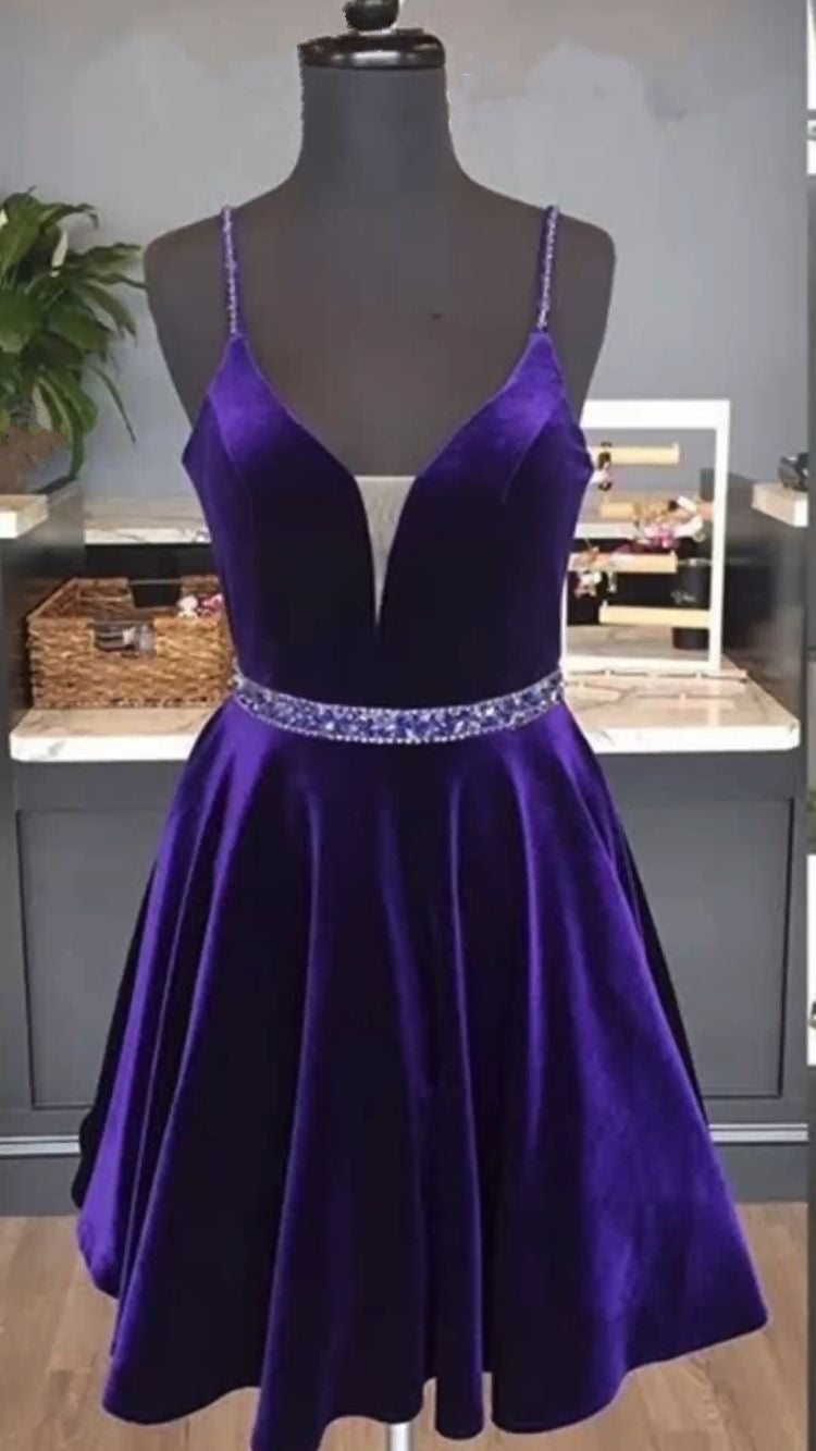 Grape Homecoming Dress 2023 Spaghetti Straps Velvet