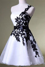Load image into Gallery viewer, Black Homecoming Dress 2023 One-shoulder Satin with Appliques