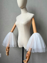 Load image into Gallery viewer, Bridal Sleeves Detachable Tulle with Pearls