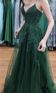 Emerald Green Prom Dress 2023 Spaghetti Straps Corset Back Tulle