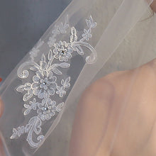 Load image into Gallery viewer, Lace Applique Veil 1 Tier White Ivory Bridal Veils Short