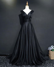 Load image into Gallery viewer, Prom Dress 2022 Black Satin V-neck Pleated Skirt