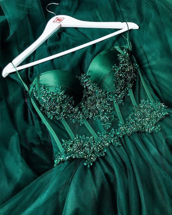 Spaghetti Straps Green Prom Dress 2022 Sweetheart Organza Long with Lace Applique Corset Back