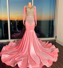 Load image into Gallery viewer, Mermaid/Trumpet Prom Dress 2023 V Neck Long Sleeves Beaded Charmeuse with Pleats