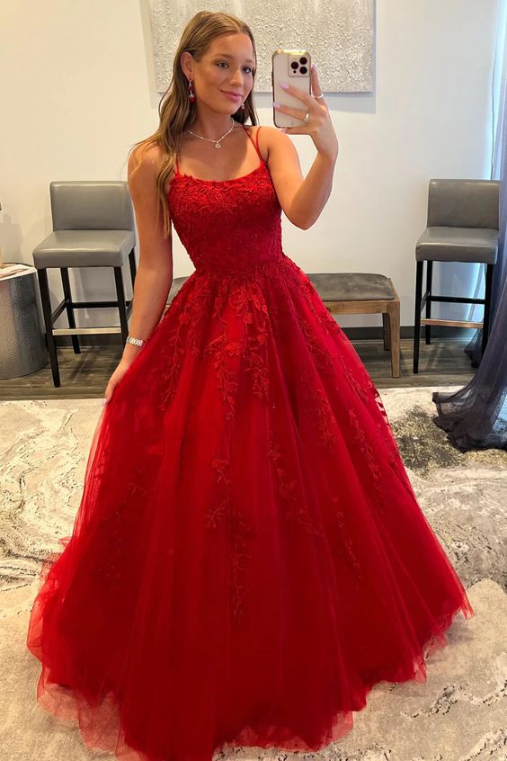 Red Prom Dress 2023 Ball Gown Spaghetti Straps Tulle with Lace Appliques