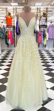 Load image into Gallery viewer, Yellow Prom Dress 2023 V Neck Spaghetti Straps Tulle with Appliques