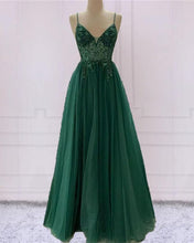 Load image into Gallery viewer, Green Prom Dress 2023 Elegant A-line Spaghetti Straps V Neck Tulle Beaded