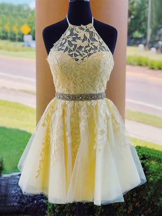 Yellow Homecoming Dress 2021 Halter Neck Short / Mini Tulle Lace Party Dress with Crystal