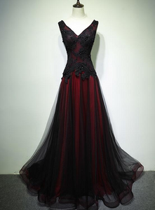 Elegant Prom Dress 2023 Sleeveless V Neck Tulle Black&Red
