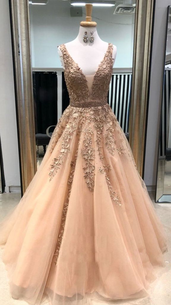 Elegant Prom Dress 2023 Sleeveless Illusion V Neck Tulle with Appliques